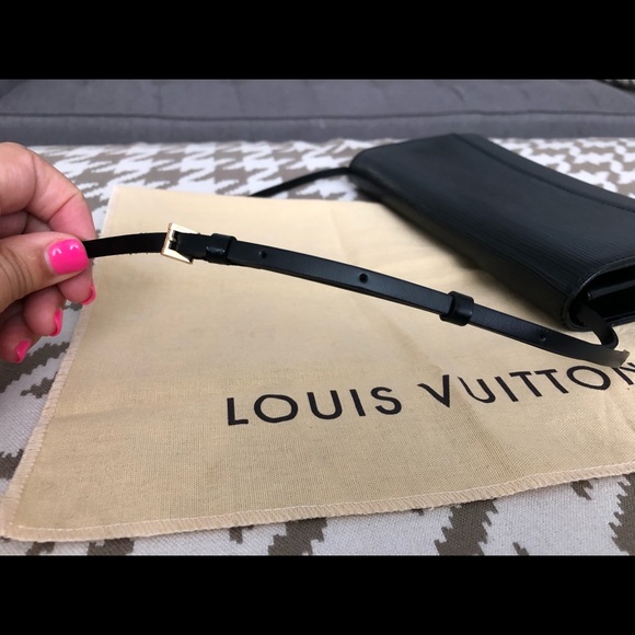 Louis Vuitton Epi Leather Shoulder Bag/Clutch - Picture 6 of 13